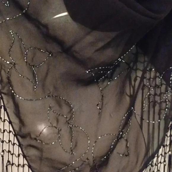 💙🏍black Triangle Shawl - Picture 4 of 7